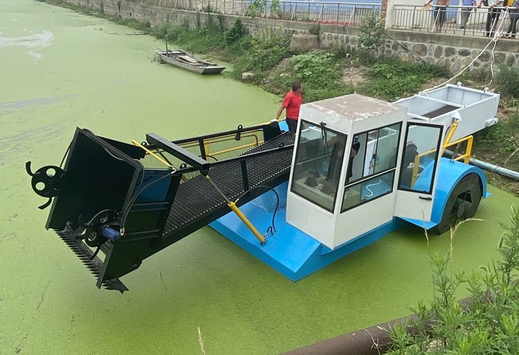 點擊查看詳細信息<br>標題：小型全自動割草船 閱讀次數：6419