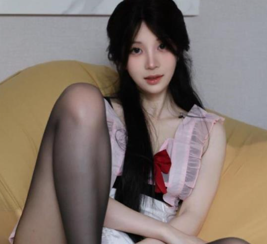 肚脐小师妹个人简介，岛遇写真套图作品赏析-N5次元